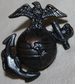 Scarce Ca. 1943 USMC E.M. Undress Greens Hat Badge in War Shortage Copper Plated White Metal