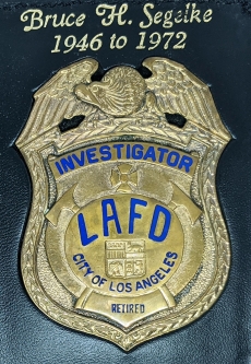 Ext. Rare & Ext.Cool Early 1970s Los Angeles Fire Department Arson Investigator retirement Badge