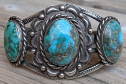 Beautiful Old Pawn Navajo Silver Bracelet Ca 1930s-40s with 3 Pilot Mountain Turquoise