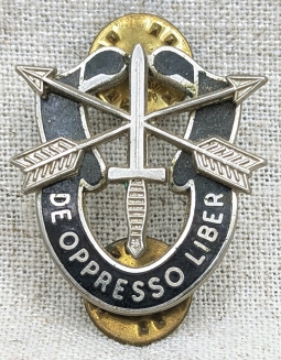Vietnam War era Post 1968 US Army Special Forces DI Unit Crest E23 Emblem Supply Co