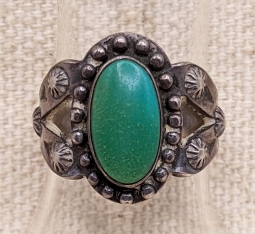 Wonderful Old Pawn 1920's - 30's Navojo Silver & Green Turquoise Ring w/great Details size 4.25