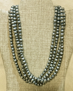 Beautiful Vintage Silver Navajo "Pearls" 4 Strand Necklace