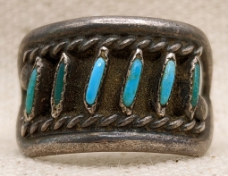 Lovely 1940's Zuni Silver Needlepoint Ring with Old Sleeping Beauty Stones size 8.5