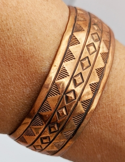 Lovely 1990s Hand Stamped Navajo Copper Bracelet by Lonnie A. Willie