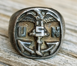 Wonderful ca 1930s-50s USN NAVY Sterling Ring with Eagle and Anchor Stunning Presence But Small Size