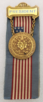 Beautiful ca 1900 DUV Daughters of Union Veterans Past President Badge 10K Top