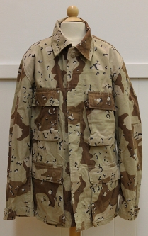 Early Desert Shield/Storm (1981 Dated) US Army 6 Color Desert Cammo BDU Cont# DLA100-81-C-2413