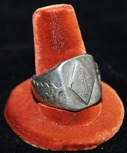 Great, Salty Ca. 1946 China-Made USMC 1st Division Silver Ring
