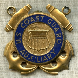 Great, Early WWII US Coast Guard Auxiliary Hat Badge - Cool Deco (Starless) Shield at Center