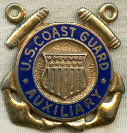 Beautiful WWII US Coast Guard Auxiliary Hat Badge in Gilt Sterling Silver by Gemsco