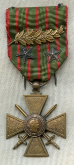 WWI French Croix de Guerre Medal with Palm and Stars (1914-1918 Type) with Pinback
