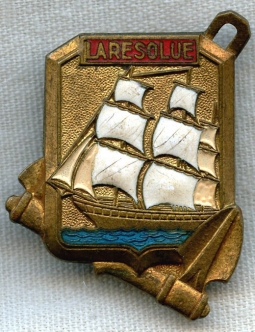 Early 1960s Insigne Pour Porte-Hlicoptre La Resolue/Resolution Helicopter Carrier Badge