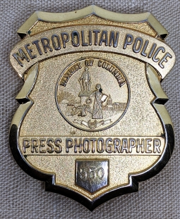 Great 1990s D.C. Metropolitan Police Press Photographer Police Lines Badge #550