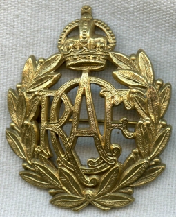 Nice WWII RCAF (Royal Canadian Air Force) Enlisted Man Cap Badge with Maker Mark