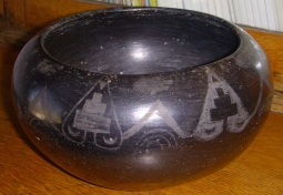 Beautifully Formed & Decorated Early 20th C. San Ildefonso Pueblo Native American Pottery Bowl