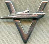 Cool Smaller Size WWII USN Submarine Service 'V for Victory' Pin Made at Portsmouth Naval Shipyard