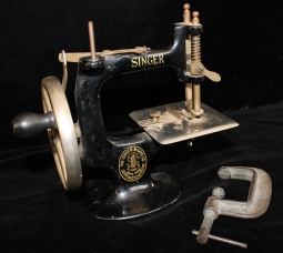 Vintage, Early 20th C. Child's Singer Sewing Machine Cast Iron with Scarce Original 'C' Clamp