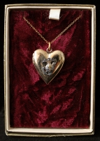 Early WWII USMC Sweetheart Heart-Shaped Locket Necklace (Left Hinge) in Original Box Nice Condition