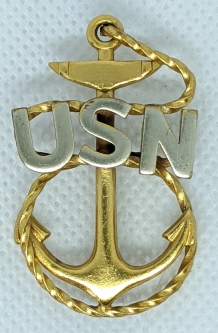 Minty WWI or Earlier USN Chief Petty Officer CPO Hat Badge with Large Rope Ring.