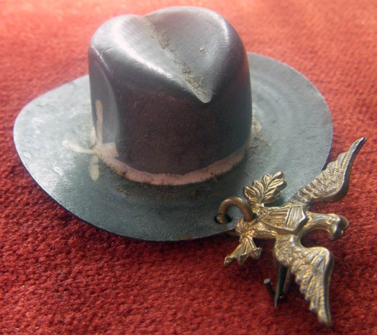 1880s-1890s Grand Army of the Republic (GAR) Veterans' Souvenir "Slouch Hat" Badge