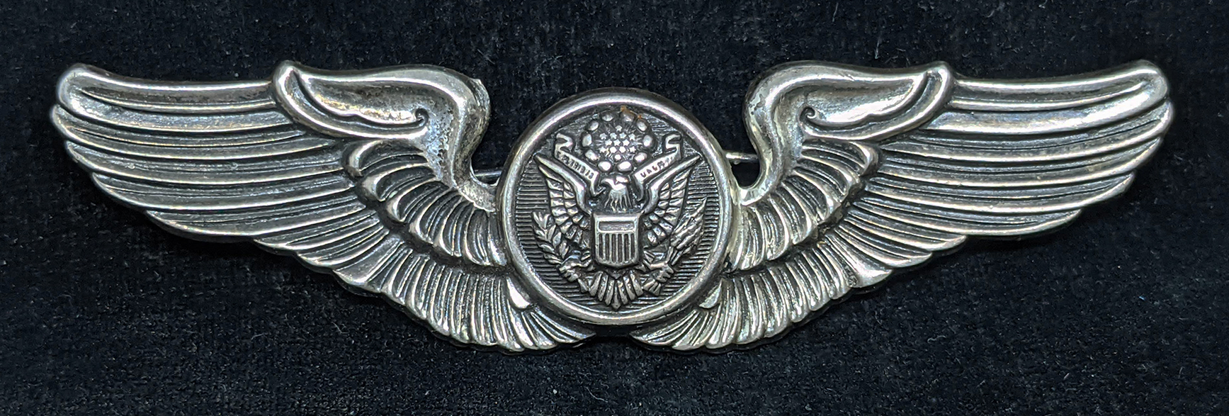 Scarce WWII USAAF Air Crew Wing in Sterling by Meyer Pinback