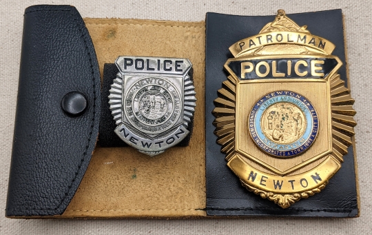 Great Newton, MA Pair of Police Badges: 1930s Wallet Badge & 1965  Retirement Badge with Wallet: Flying Tiger Antiques Online Store