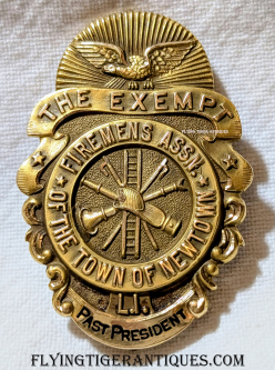 Gorgeous Early 20th C 14K Gold Newtown NY Exempt Firemens Assn Past President Presentation Badge