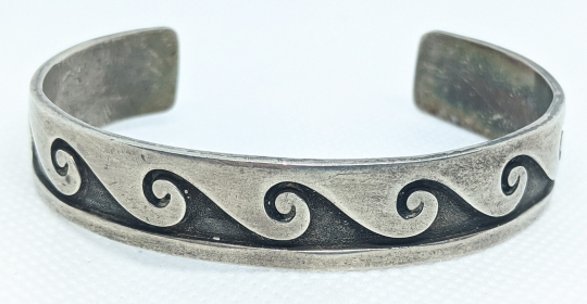 Stunning Detailed Vintage Hopi Native American Sterling Silver Wave Bracelet