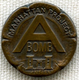 Rare WWII Atomic Bomb Manhattan Project Bronze Level Service Pin in Excellent Condition