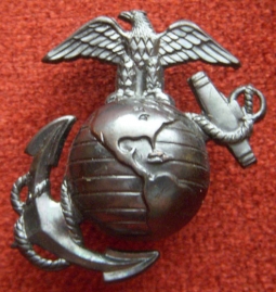 Maker-Marked WWII US Marine Corps Enlisted Man Undress Cap Badge by Gemsco