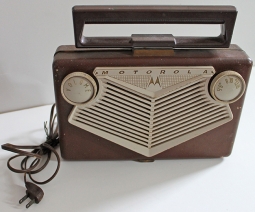 Cool Vintage 1950's Motorola Tube Radio Type 56B1A with Chassis HS-512 in Working Condition!