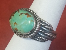Nice Vintage 1980's-90's Signed Native American Silver & Turquoise Ring