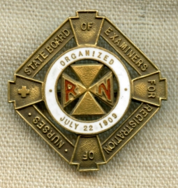 Lovely ca 1924 PA State Board of Examiners for Registration of Nurses 14K Gold Pin