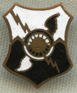 1930's 61st Coast Artillery Regiment DI Distinctive Insignia by Meyer in Screwback