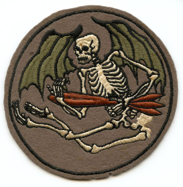 unidusaafbombsqptchwngdskelobv.jpg