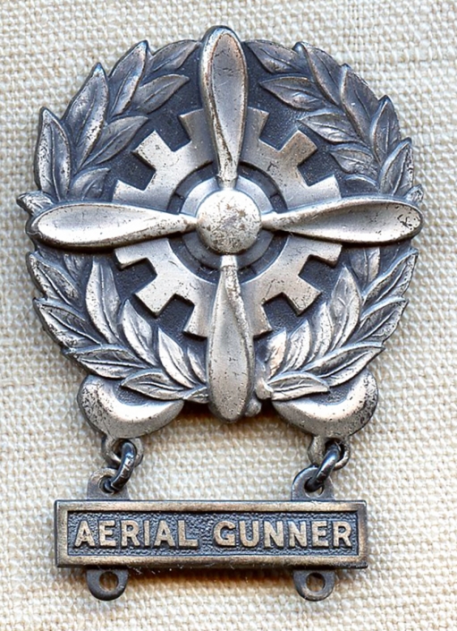 Sterling WWII USAAF Technician Badge with AERIAL GUNNER BAR