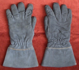 Large Pair of WWII Luftwaffe Pilot's Gloves Wired for Heating <p> NO LONGER AVAILABLE