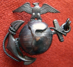 Gorgeous WWI - 1920s USMC Officer Service Dress Hat Badge EGA in Excellent Condition